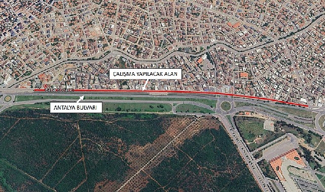 Antalya Bulvarı yan yolunda asfalt yenileme çalışması