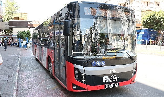 Antalya Büyükşehir'e ait toplu ulaşım araçları 30 Ağustosta ücretsiz yolcu taşıyacak