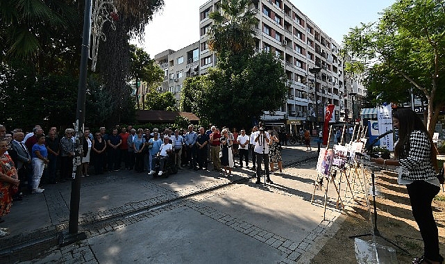 Merhum Akyarlı İzmir Kent Konseyi Parkı'nda anıldı