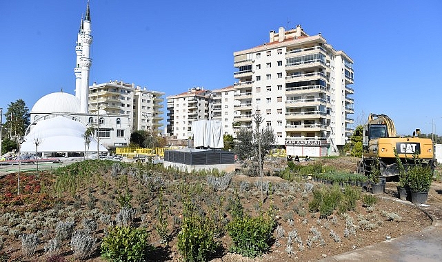 Narlıdere Metrosu çiçek açıyor